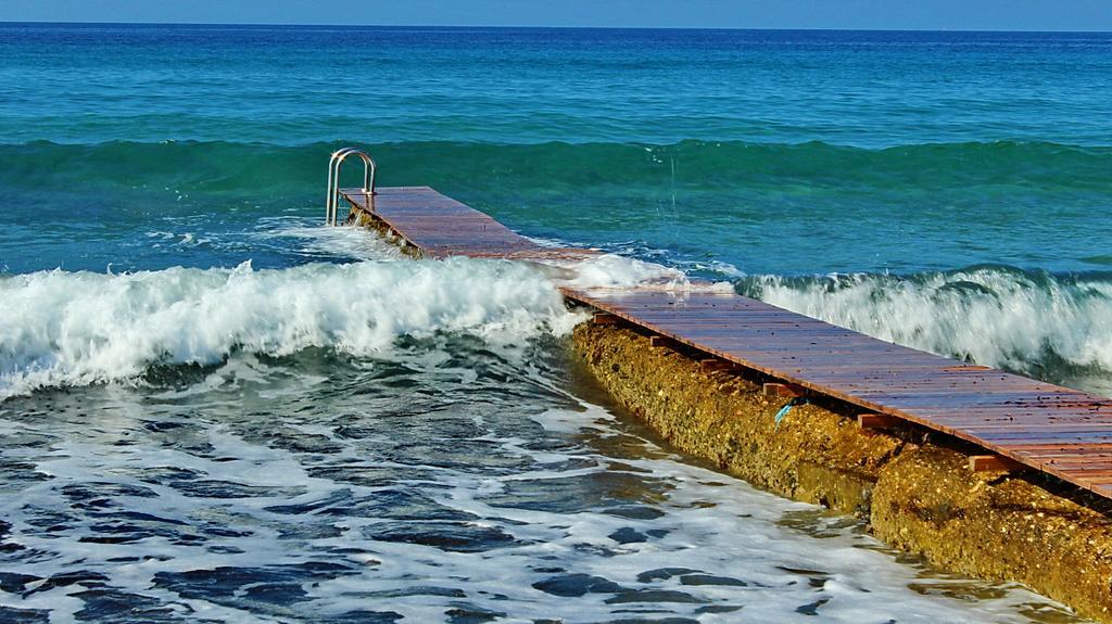 Otel Tinos Beach Hotel