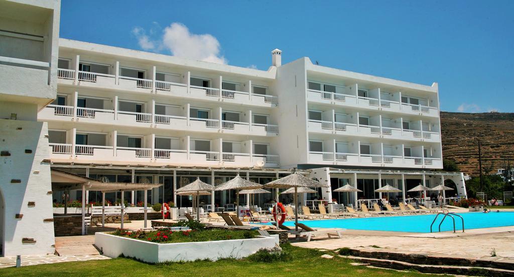 Tinos Beach Hotel Otel 4*