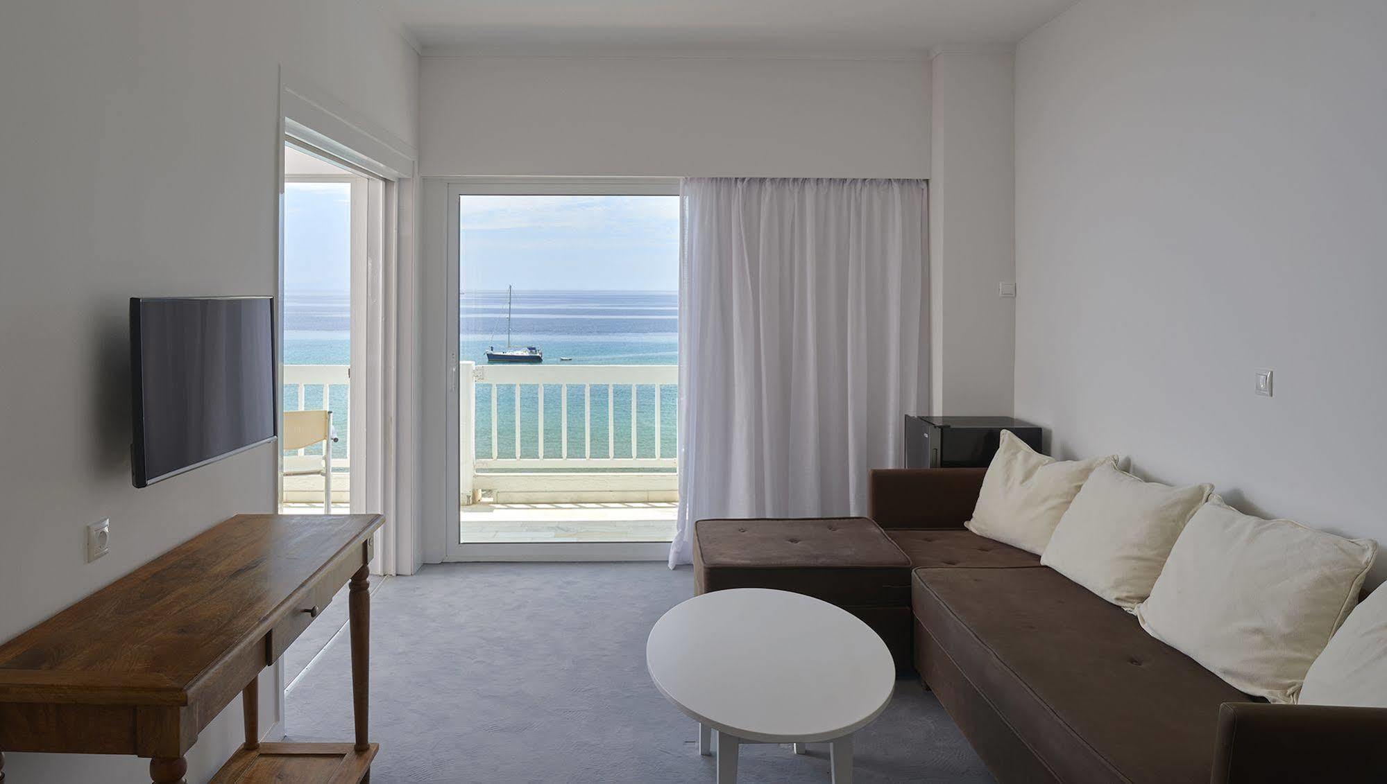 Tinos Beach Hotel Otel 4*